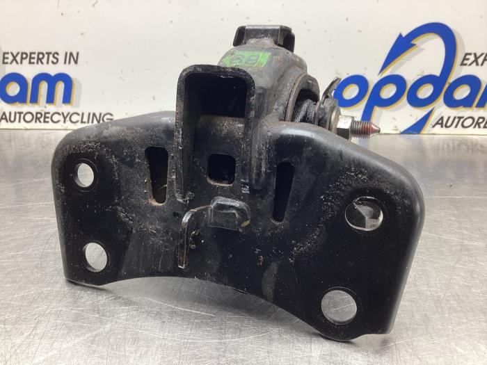 Engine mount from a Toyota Prius (ZVW3) 1.8 16V 2010