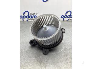 Usados Motor de ventilador de calefactor Opel Karl 1.0 12V Precio € 40,00 Norma de margen ofrecido por Gebr Opdam B.V.