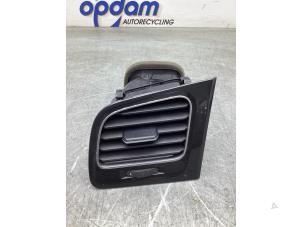 Used Dashboard vent Volkswagen Golf VII (AUA) 1.5 TGI Evo 16V Price € 20,00 Margin scheme offered by Gebr Opdam B.V.
