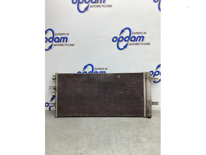 Usagé Radiateur clim BMW 2 serie Active Tourer (F45) 218d 2.0 TwinPower Turbo 16V Prix € 100,00 Règlement à la marge proposé par Gebr Opdam B.V.