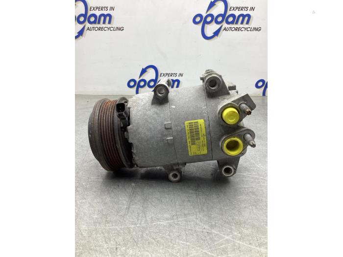 Air conditioning pump from a Ford B-Max (JK8) 1.6 Ti-VCT 16V 2015