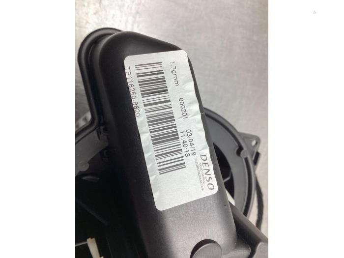 Heating and ventilation fan motor from a Fiat 500 (312) 0.9 TwinAir 85 2020