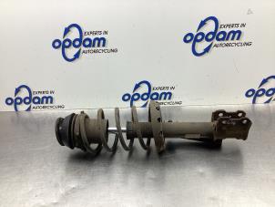 Used Front shock absorber rod, left Opel Astra G (F08/48) 1.6 16V Price € 50,00 Margin scheme offered by Gebr Opdam B.V.