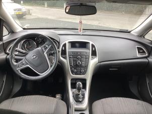 Usados Juego y módulo de airbag Opel Astra J Sports Tourer (PD8/PE8/PF8) 1.7 CDTi 16V Precio € 750,00 Norma de margen ofrecido por Gebr Opdam B.V.