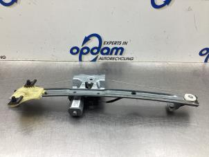 Used Window mechanism 4-door, front right Renault Clio IV Estate/Grandtour (7R) 0.9 Energy TCE 90 12V Price € 50,00 Margin scheme offered by Gebr Opdam B.V.
