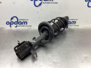 Used Front shock absorber rod, right Renault Clio IV Estate/Grandtour (7R) 0.9 Energy TCE 90 12V Price € 75,00 Margin scheme offered by Gebr Opdam B.V.
