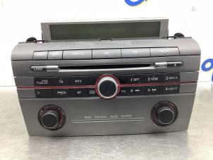Usagé Radio/Lecteur CD Mazda 3 Sport (BK14) 1.6i 16V Prix € 150,00 Règlement à la marge proposé par Gebr Opdam B.V.