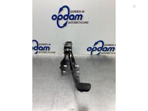 Used Brake pedal Toyota Aygo (B40) 1.0 12V VVT-i Price € 60,00 Margin scheme offered by Gebr Opdam B.V.