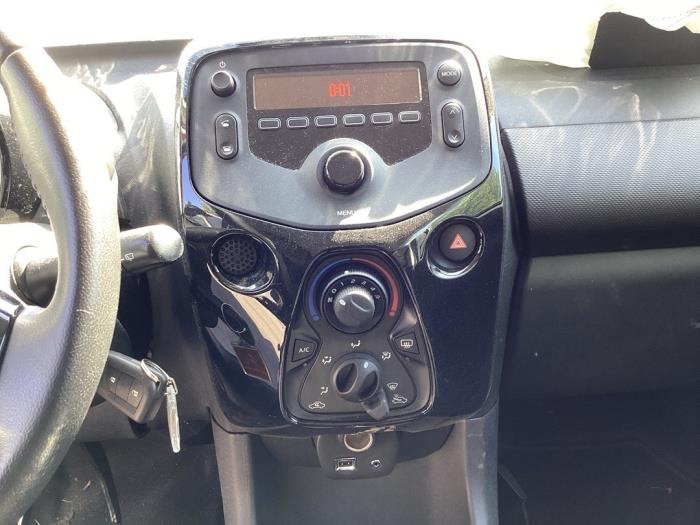 Heater control panel from a Citroën C1 1.0 12V VVT-i 2020