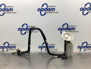 Usagé Pompe essence BMW 5 serie (E60) 520i 16V Prix € 150,00 Règlement à la marge proposé par Gebr Opdam B.V.