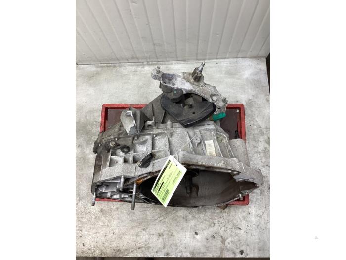Gearbox from a Dacia Duster (HS) 1.6 16V 4x4 2012