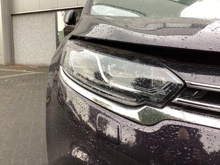 Używane Reflektor prawy Renault Espace (RFCJ) 1.8 Energy Tce 225 Cena € 700,00 Procedura marży oferowane przez Gebr Opdam B.V.