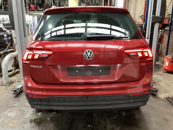 Rücklicht rechts van een Volkswagen Tiguan (AD1) 1.4 TSI 16V 2017