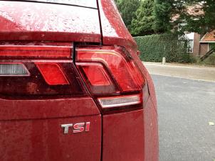 Używane Tylne swiatlo pozycyjne prawe Volkswagen Tiguan (AD1) 1.4 TSI 16V Cena € 175,00 Procedura marży oferowane przez Gebr Opdam B.V.
