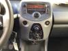 Peugeot 108 1.0 12V VVT-i Reproductor de CD y radio