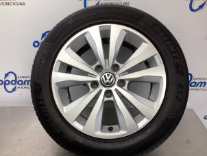 Usados Juego de llantas deportivas Volkswagen Golf VII Variant (AUVV) 1.0 TSI 12V BlueMotion Technology Precio € 650,00 Norma de margen ofrecido por Gebr Opdam B.V.