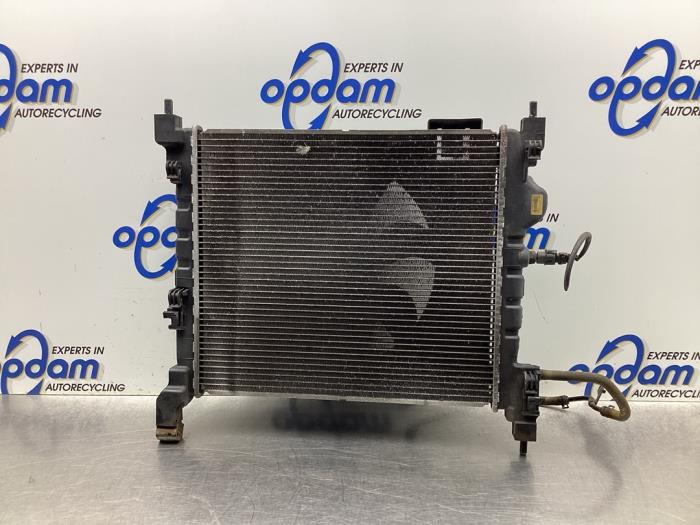 Usagé Radiateur Chevrolet Spark (M300) 1.0 16V Bifuel Prix € 36,00 Règlement à la marge proposé par Gebr Opdam B.V.