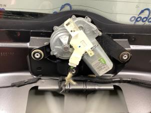 Used Rear wiper motor Peugeot 1007 (KM) 1.4 HDI Price € 50,00 Margin scheme offered by Gebr Opdam B.V.