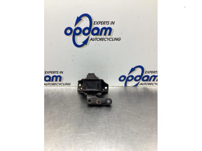 Used Engine mount Peugeot 1007 (KM) 1.4 HDI Price € 32,00 Margin scheme offered by Gebr Opdam B.V.