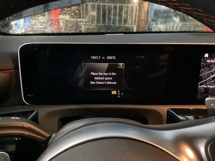 Navigation Display van een Mercedes-Benz A Limousine (177.1) 1.3 A-180 Turbo 2020
