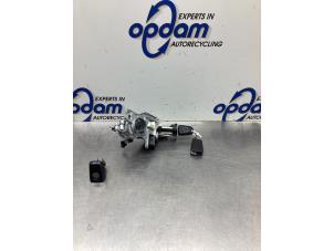 Usagé Kit serrure cylindre (complet) Opel Zafira (M75) 2.2 16V Direct Ecotec Prix € 60,00 Règlement à la marge proposé par Gebr Opdam B.V.