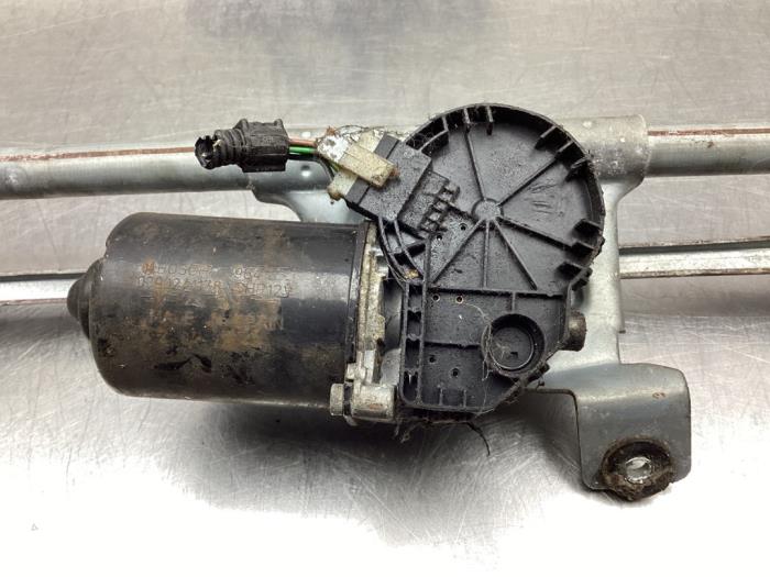 Wiper motor + mechanism from a Volkswagen Lupo (6X1) 1.4 16V 75 2000