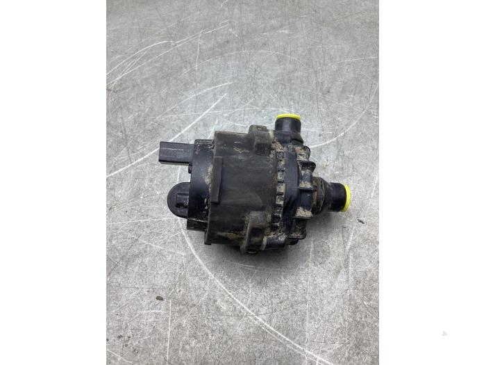 Begagnade Extra vattenpump BMW IX1 Pris € 250,00 Marginaltabell erbjuds av Gebr Opdam B.V.