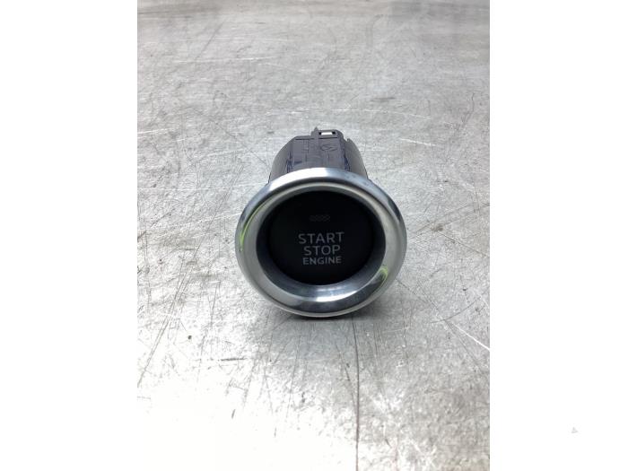 Używane Przelacznik Start/Stop Mazda CX-5 II (KF) 2.0 SkyActiv-G 165 16V 2WD Cena € 20,00 Procedura marży oferowane przez Gebr Opdam B.V.