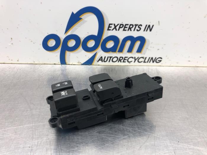 Usados Interruptor de ventanilla eléctrica Suzuki Celerio (LF) 1.0 12V Precio € 36,00 Norma de margen ofrecido por Gebr Opdam B.V.