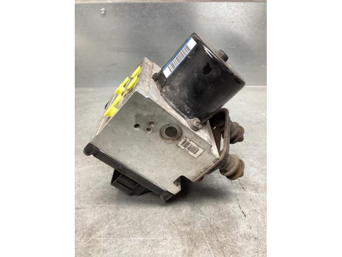 Begagnade ABS-pump Volkswagen Passat Variant (3C5) 2.0 FSI 16V Pris € 75,00 Marginaltabell erbjuds av Gebr Opdam B.V.
