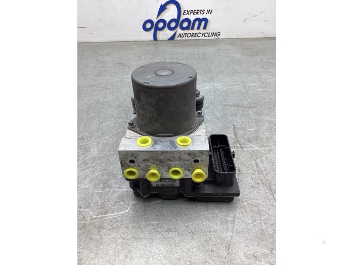 Used ABS pump Audi A6 Avant (C6) 2.8 V6 24V FSI Price € 150,00 Margin scheme offered by Gebr Opdam B.V.