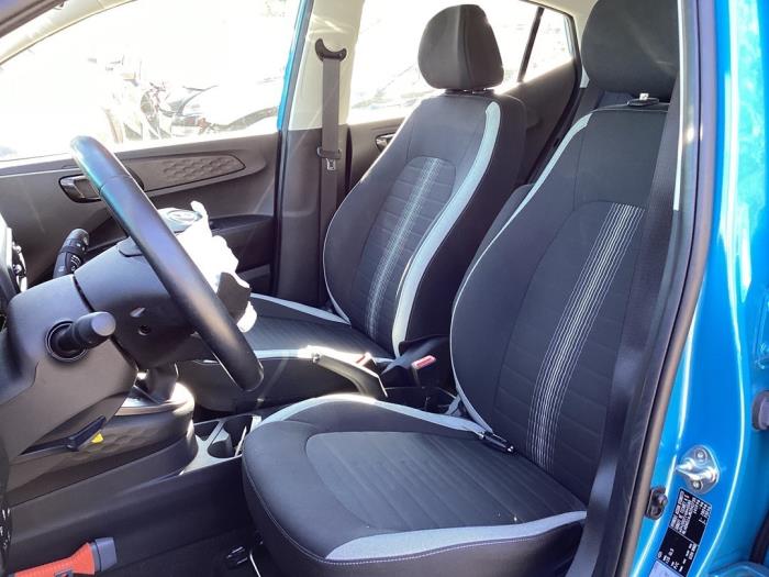 Begagnade Parkeringsbromsspak Hyundai i10 1.0 12V Pris € 45,00 Marginaltabell erbjuds av Gebr Opdam B.V.