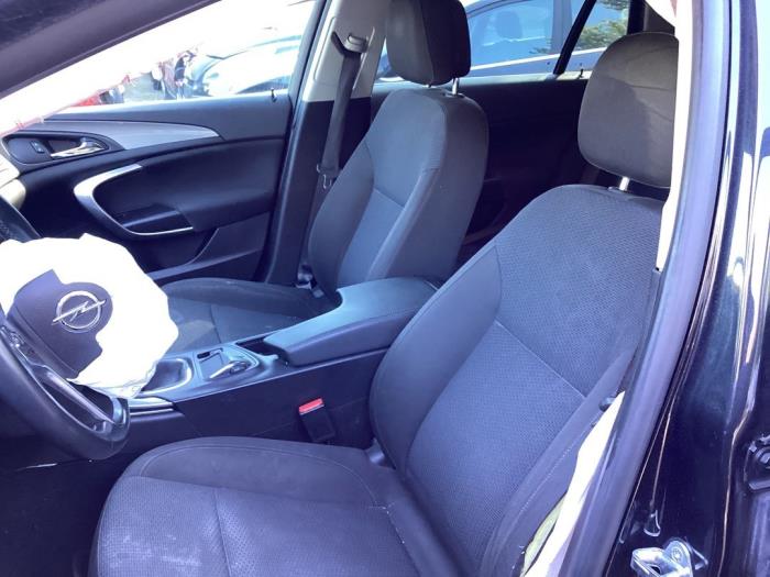 Sitz rechts van een Opel Insignia Sports Tourer 1.4 Turbo 16V Ecotec 2014
