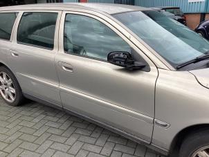 Used Front door 4-door, right Volvo V70 (SW) 2.4 D5 20V Price € 175,00 Margin scheme offered by Gebr Opdam B.V.