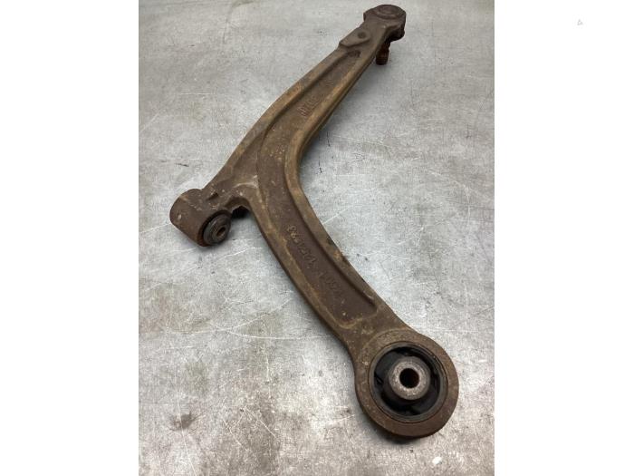 Front lower wishbone, left from a Ford Ka II 1.2 2010