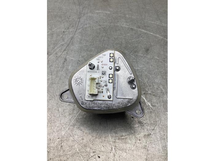 Używane Lampa LED Opel Crossland (X) 1.2 12V Euro 6 Cena € 75,00 Procedura marży oferowane przez Gebr Opdam B.V.