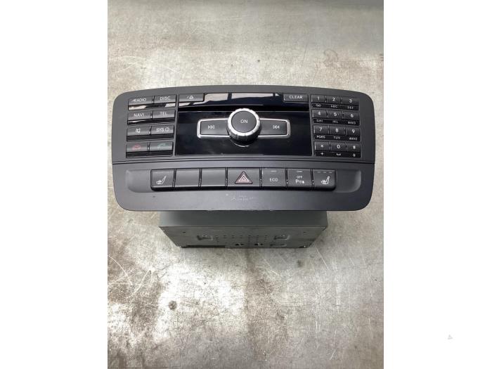 Używane System nawigacji Mercedes A (W176) 1.6 A-200 16V Cena € 300,00 Procedura marży oferowane przez Gebr Opdam B.V.