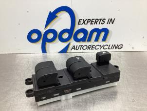 New Electric window switch Nissan Qashqai Price € 60,44 Inclusive VAT offered by Gebr Opdam B.V.