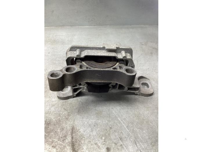 Used Engine mount Ford Kuga II (DM2) 1.5 EcoBoost 16V 120 Price € 50,00 Margin scheme offered by Gebr Opdam B.V.