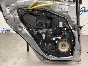 Używane Mechanizm szyby lewej tylnej wersja 4-drzwiowa Mazda 2 (DE) 1.3 16V S-VT Cena € 40,00 Procedura marży oferowane przez Gebr Opdam B.V.