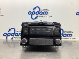 Usagé Radio/Lecteur CD Hyundai i20 1.2i 16V Prix € 150,00 Règlement à la marge proposé par Gebr Opdam B.V.
