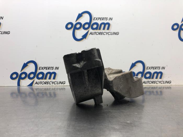 Usagé Support moteur Fiat Fiorino (225) 1.3 JTD 16V Multijet Prix € 36,00 Règlement à la marge proposé par Gebr Opdam B.V.