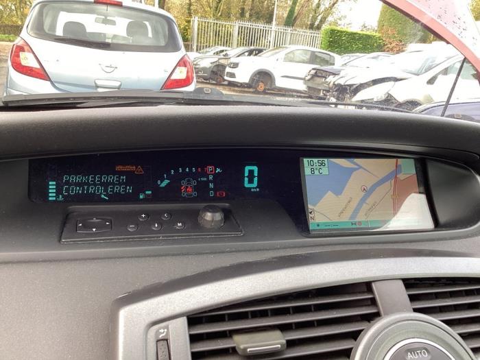 Navigation control panel from a Renault Scénic II (JM) 2.0 16V 2004