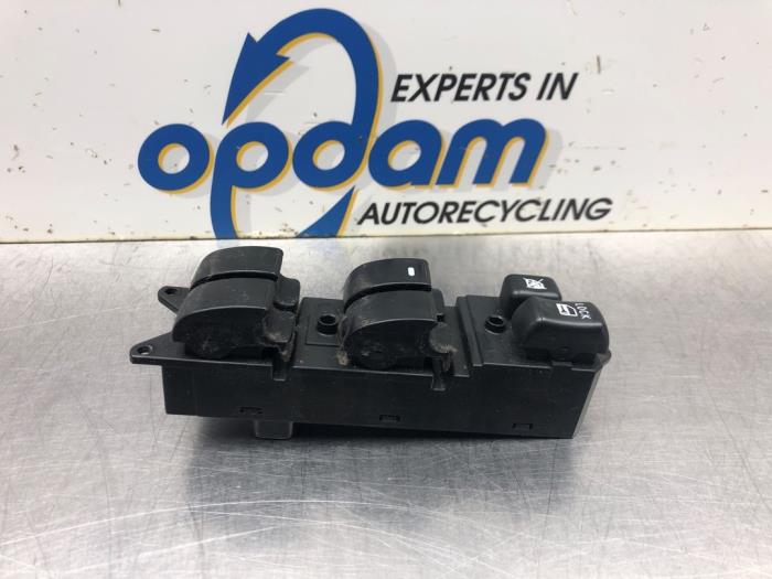Usados Interruptor de ventanilla eléctrica Mitsubishi Outlander (CW) 2.0 DI-D 16V 4x4 Precio € 54,00 Norma de margen ofrecido por Gebr Opdam B.V.