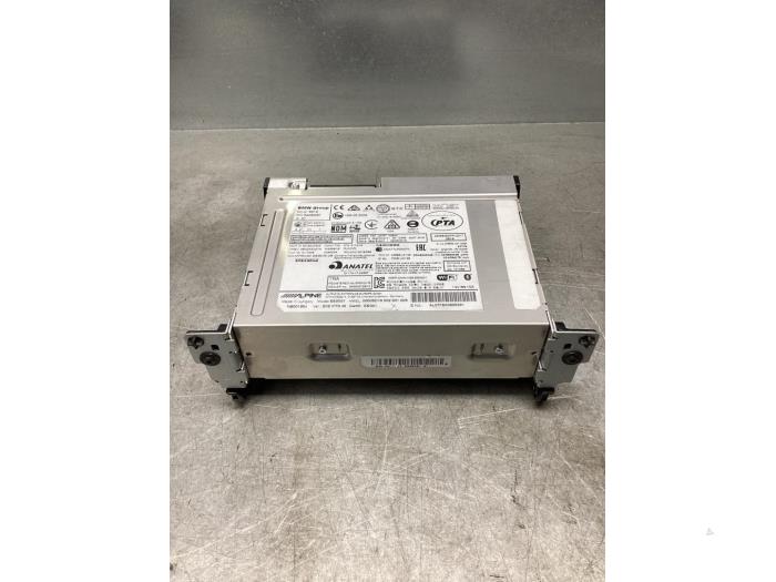 Multi-media control unit from a MINI Mini (F55) 1.5 12V Cooper 2019