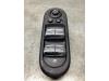 Electric window switch from a Mini Mini (F55), 2014 1.5 12V Cooper, Hatchback, 4-dr, Petrol, 1.499cc, 100kW (136pk), FWD, B38A15A, 2013-09, XS51; XS52; XS53; XU71; XU72 2019