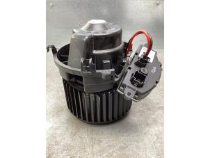 Usados Motor de ventilador de calefactor Mini Mini (F55) 1.5 12V Cooper Precio € 100,00 Norma de margen ofrecido por Gebr Opdam B.V.