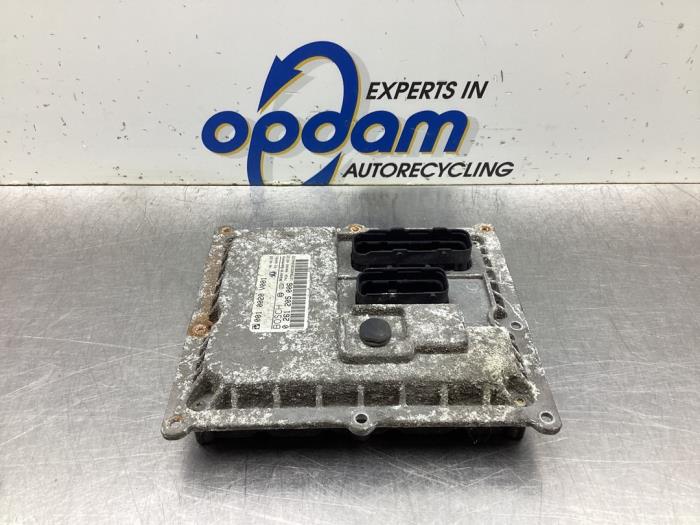 Used Engine management computer Smart Fortwo Coupé (450.3) 0.7 Price € 112,00 Margin scheme offered by Gebr Opdam B.V.