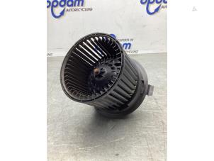Used Heating and ventilation fan motor Renault Clio IV (5R) 0.9 Energy TCE 90 12V Price € 40,00 Margin scheme offered by Gebr Opdam B.V.