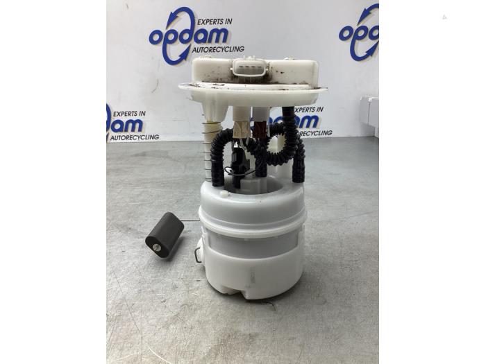 Gebrauchte Benzinpumpe Renault Clio IV (5R) 0.9 Energy TCE 90 12V Preis € 50,00 Margenregelung angeboten von Gebr Opdam B.V.